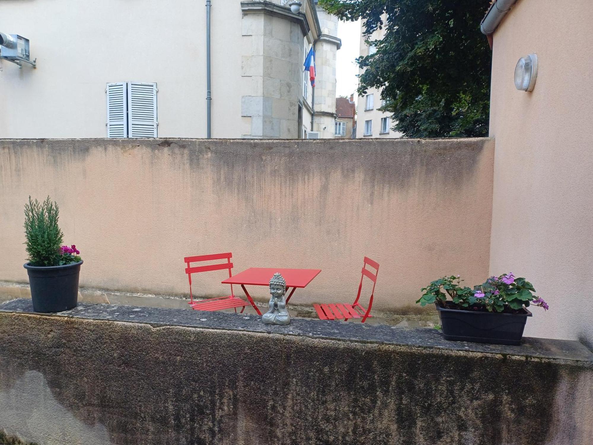 Joli Cocon En Plein Centre Ville Vichy Exterior photo